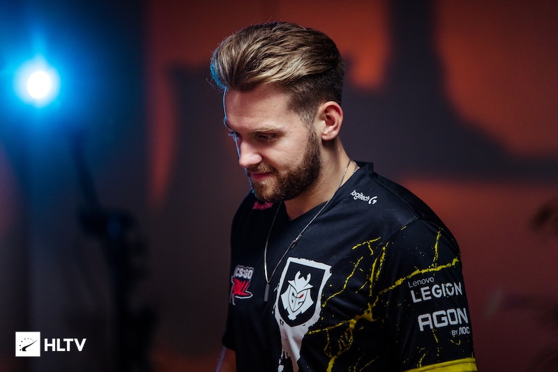 豪华！英雄联盟全球总决赛奖杯由知名品牌蒂芙尼重新塑造